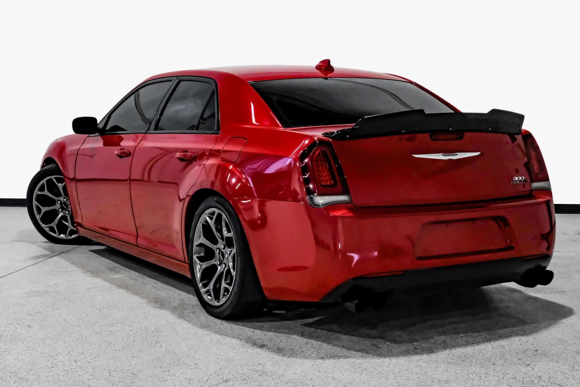 Used 2015 Chrysler 300 S RWD image 8