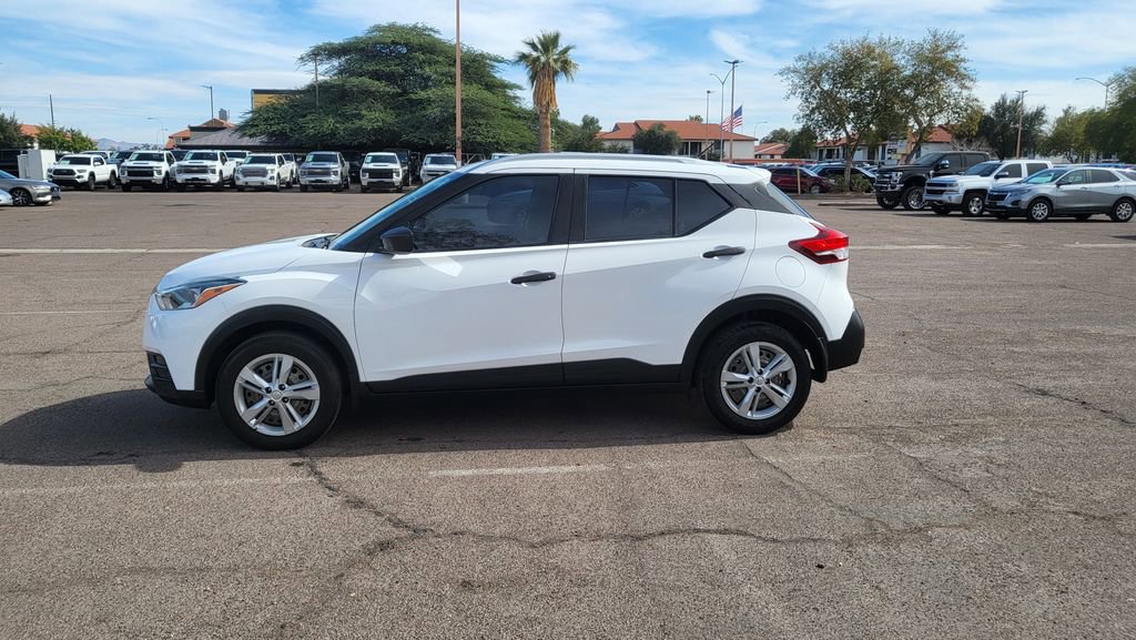 Used 2019 Nissan Kicks S image 9