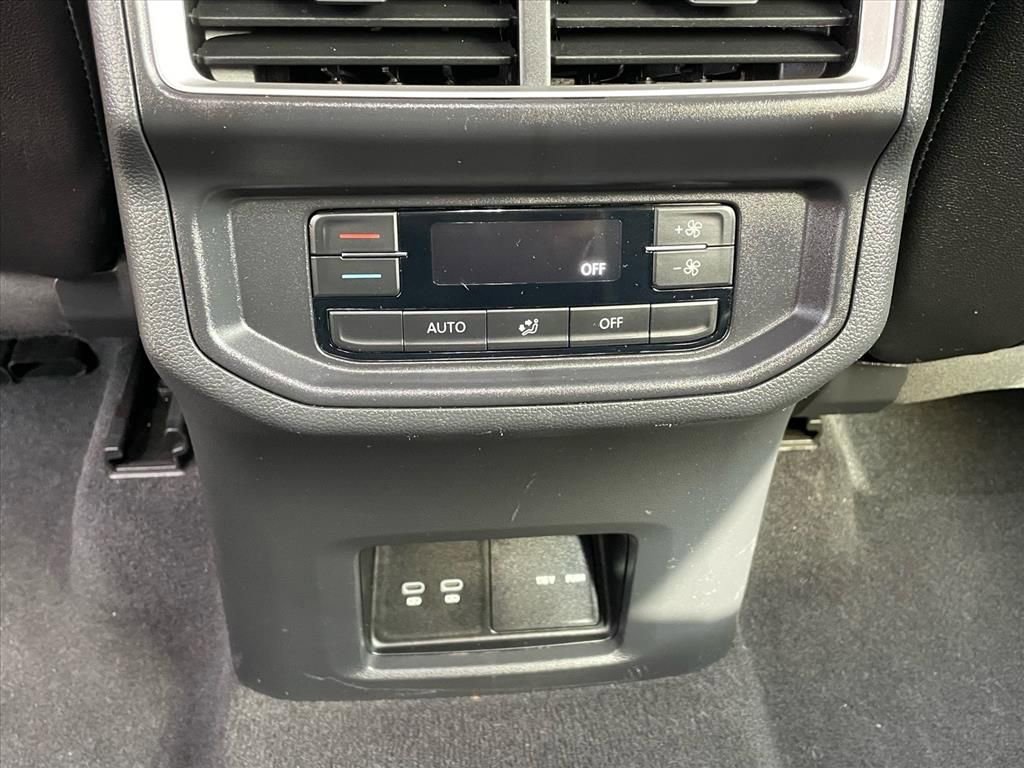 Certified 2025 Volkswagen Atlas SE image 23