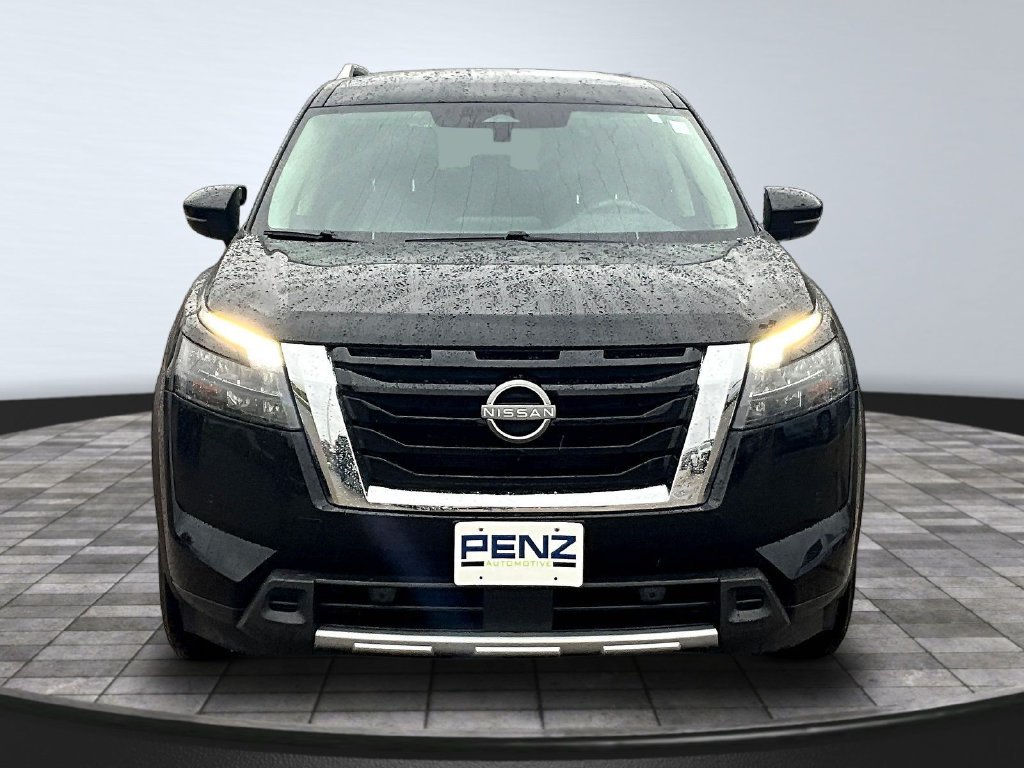 Used 2025 Nissan Pathfinder SL AWD/4WD image 2