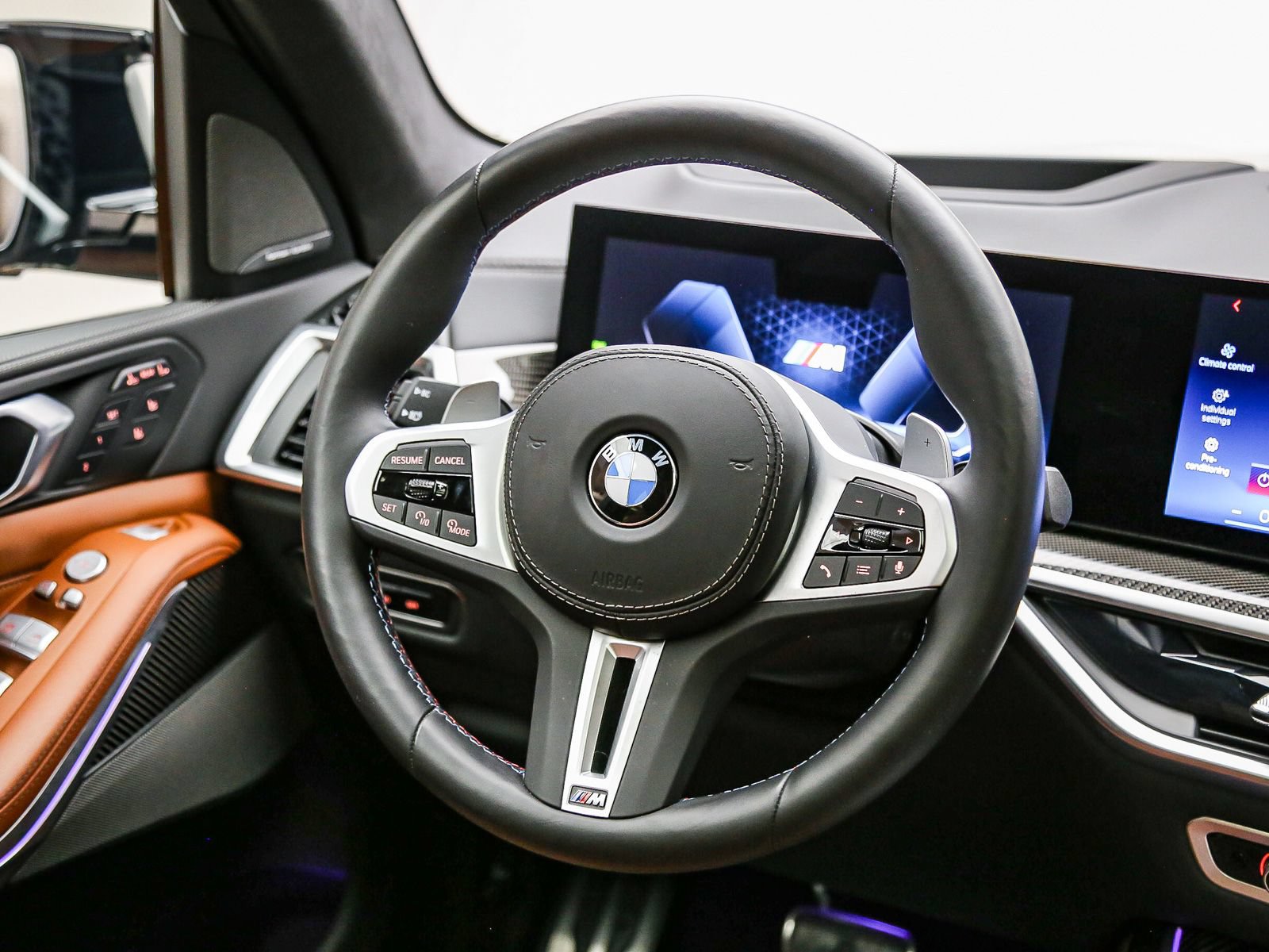 Used 2025 BMW X7 M60i AWD/4WD image 17