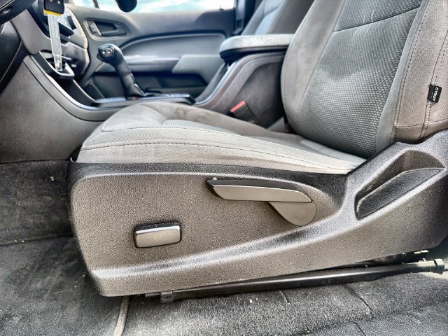 Used 2021 Chevrolet Colorado W/T w/ WT Convenience Package RWD image 12
