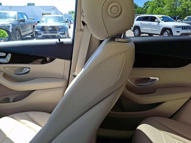 Used 2019 Mercedes-Benz GLC 300 4MATIC image 24