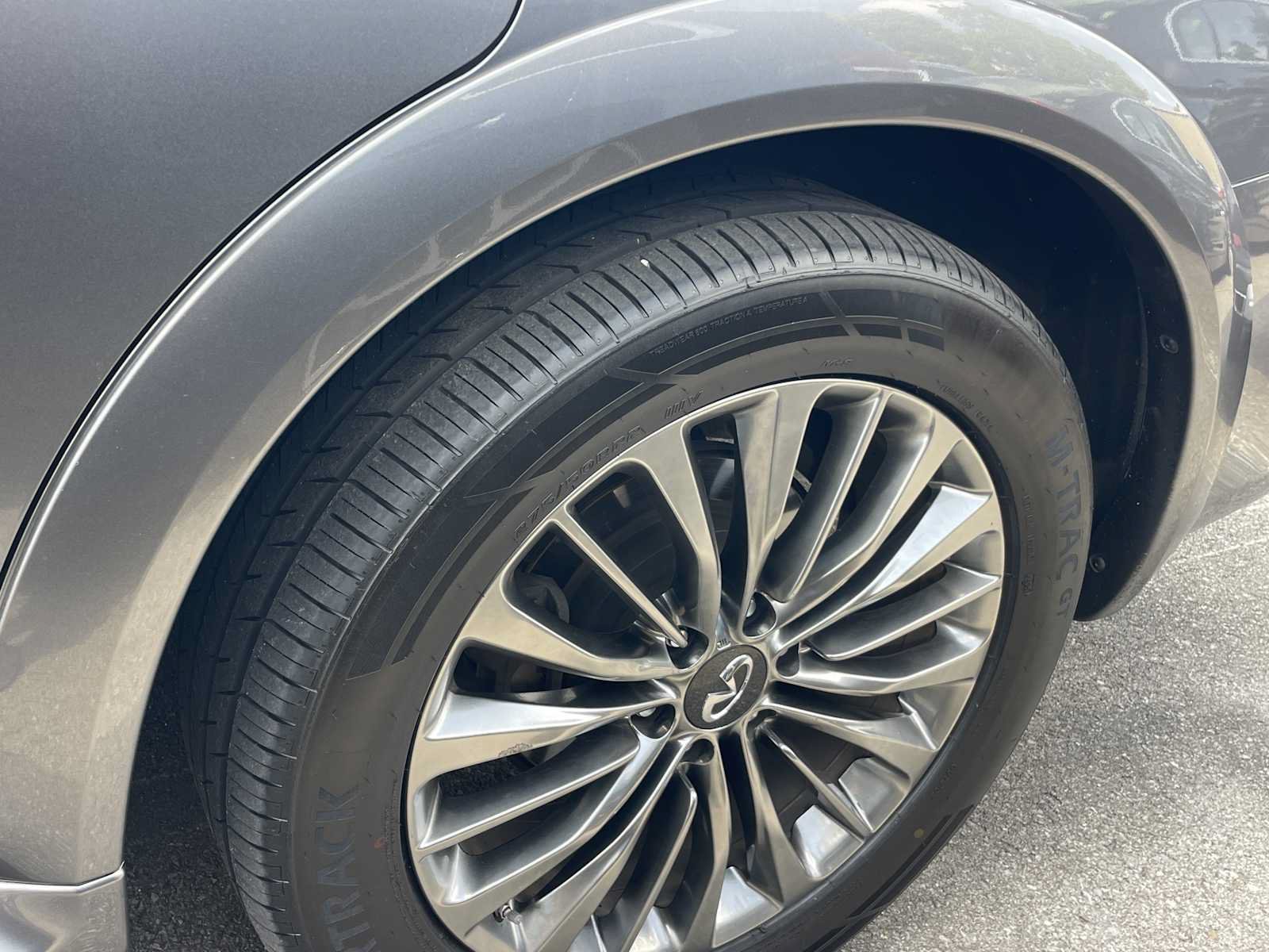 Used 2019 INFINITI QX80 Luxe w/ 22" Wheel Package AWD/4WD image 12