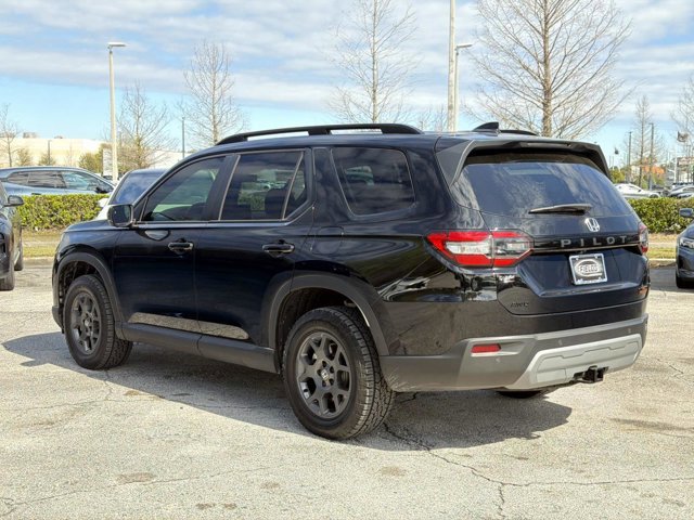 Used 2025 Honda Pilot TrailSport image 4