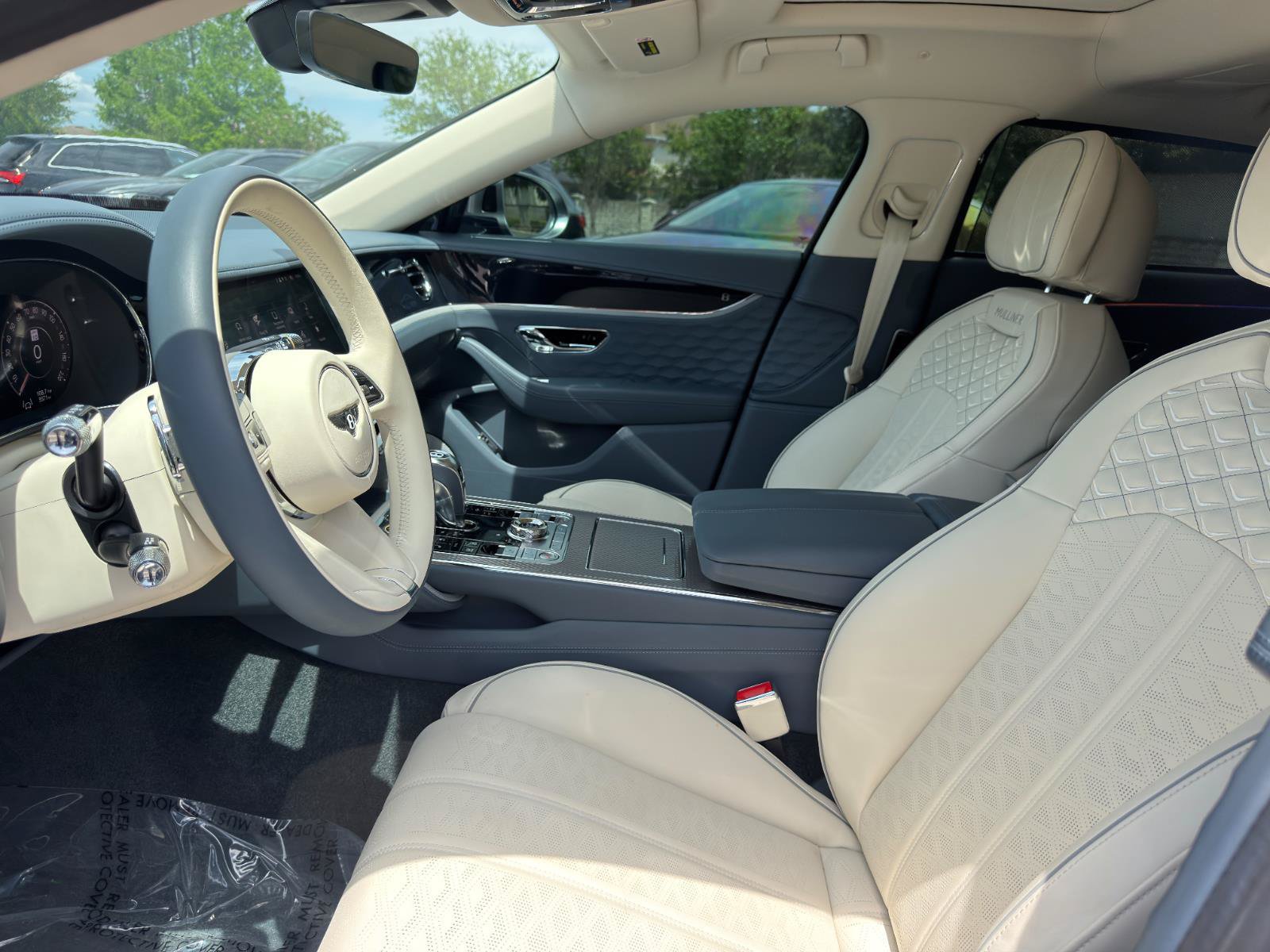 Used 2025 Bentley Flying Spur Plug-In Hybrid AWD/4WD image 18