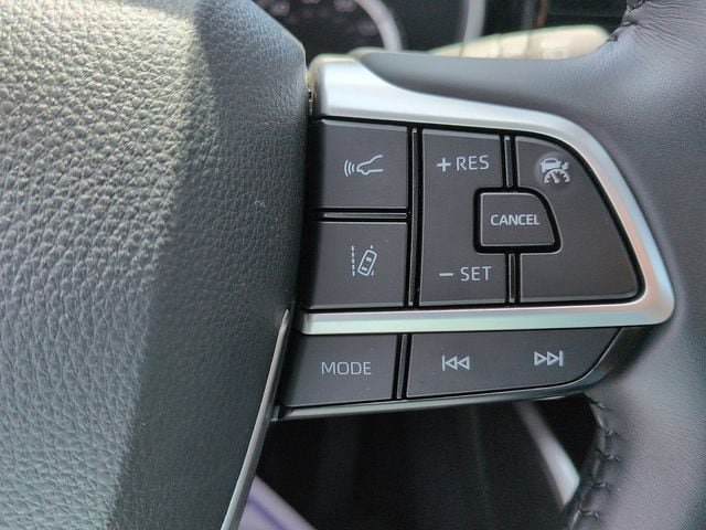 Certified 2025 Toyota Highlander XLE AWD/4WD image 20