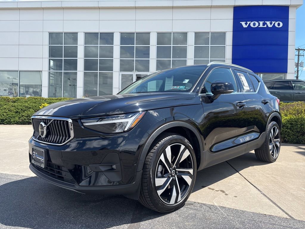 Certified 2023 Volvo XC40 B5 Plus w/ Driver Assist Package AWD/4WD image 48