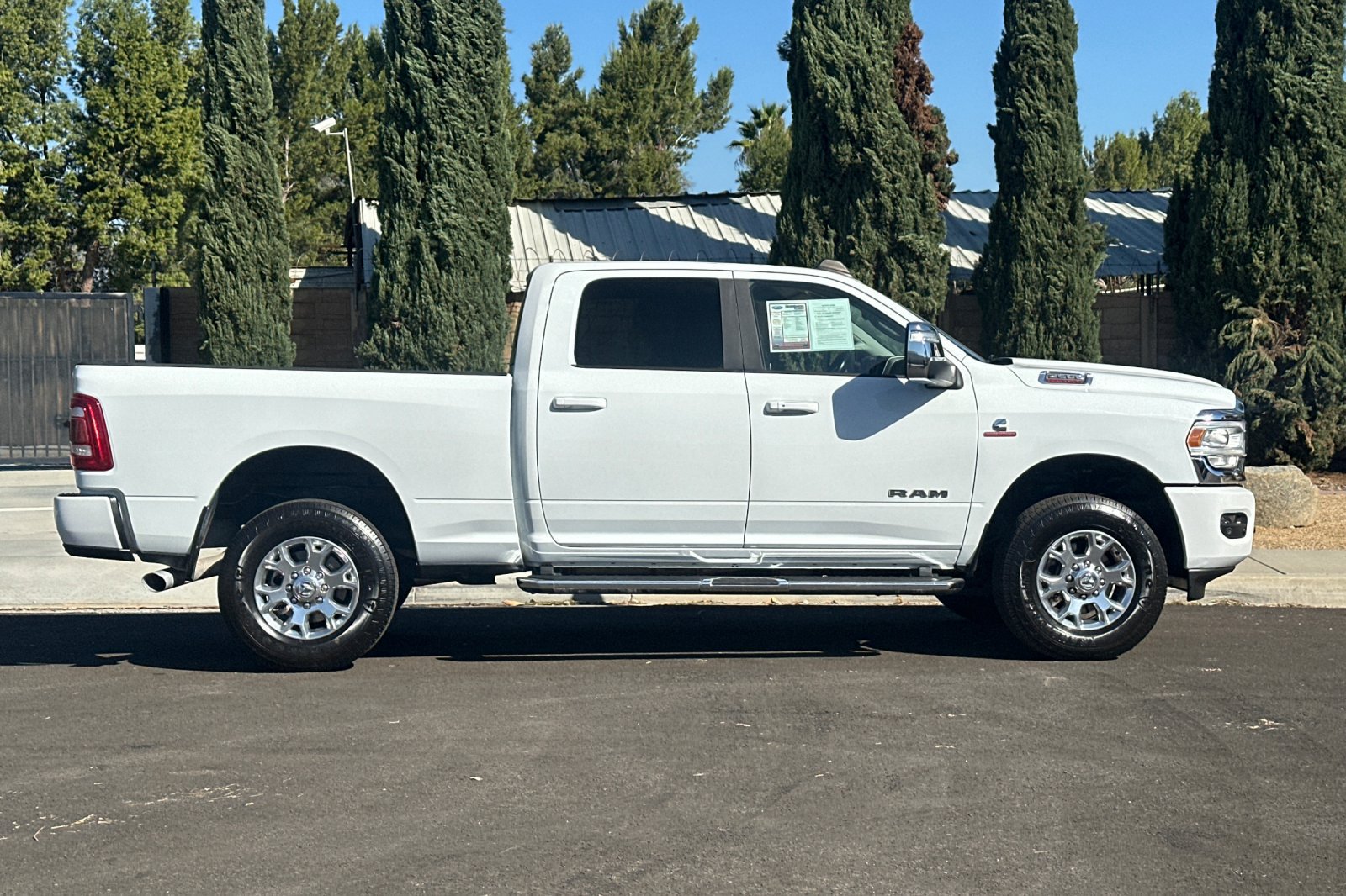 Used 2024 RAM 2500 Laramie AWD/4WD image 3