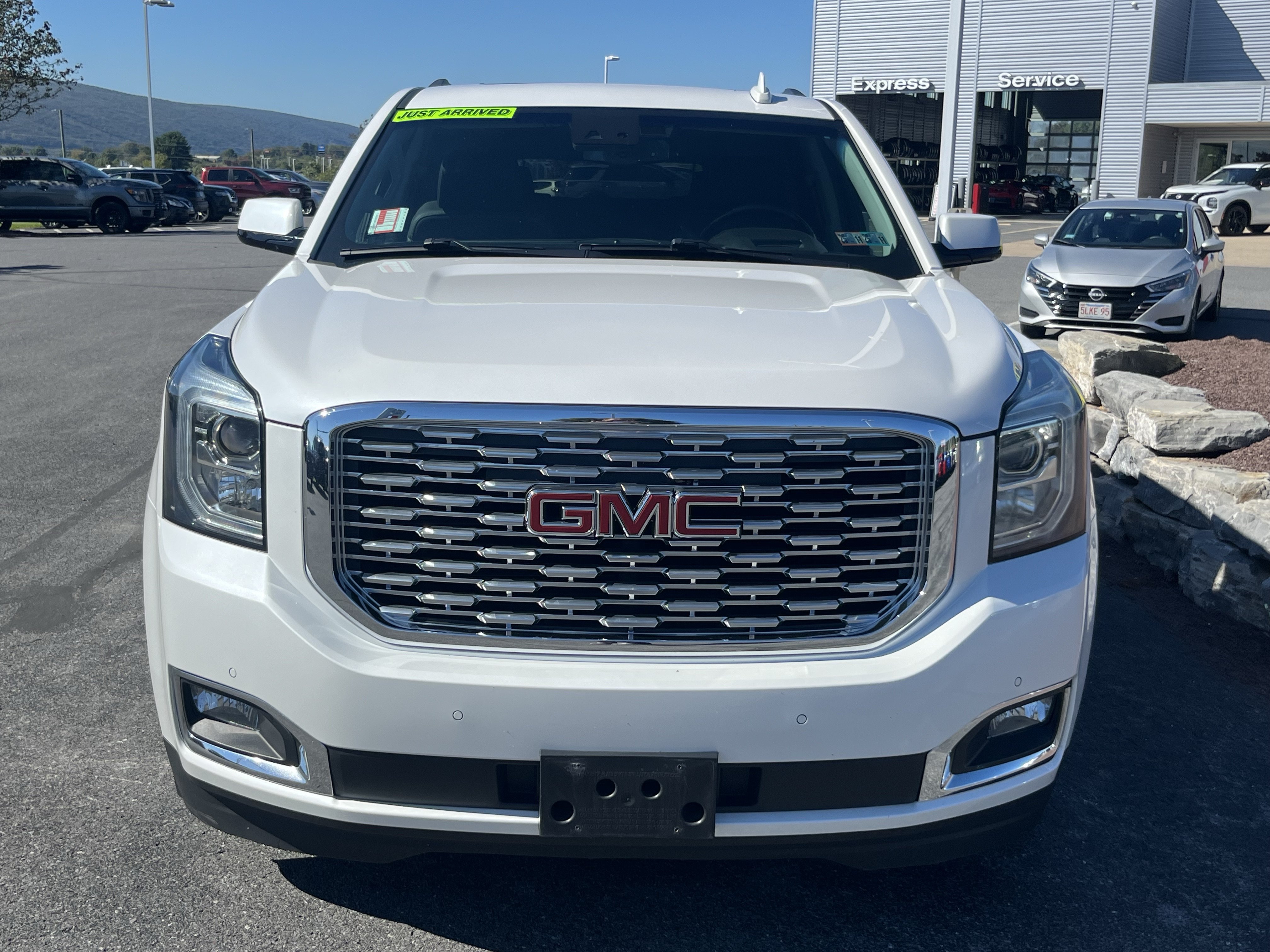 Used 2019 GMC Yukon XL Denali w/ Open Road Package AWD/4WD image 9