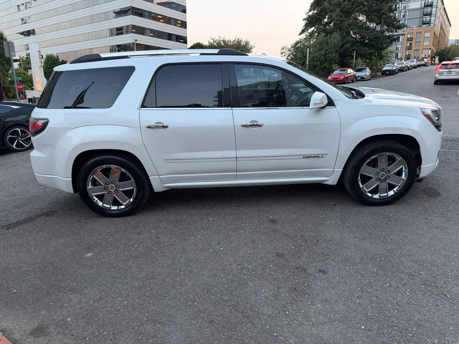 Used 2016 GMC Acadia Denali FWD image 4