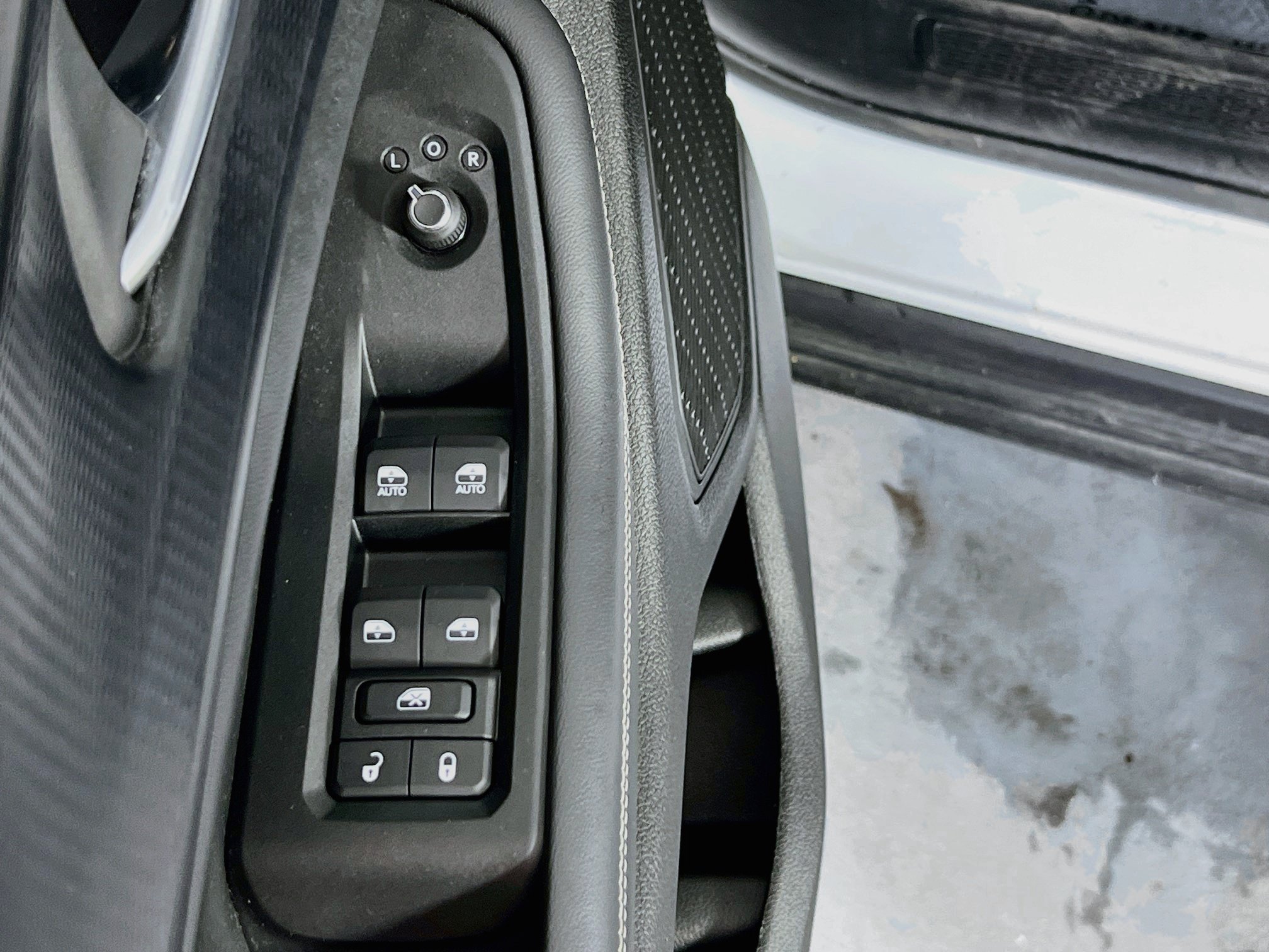 Used 2023 Jeep Grand Cherokee Altitude AWD/4WD image 17