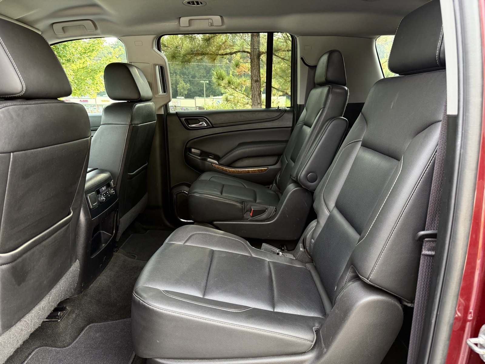 Used 2017 Chevrolet Suburban Premier image 38
