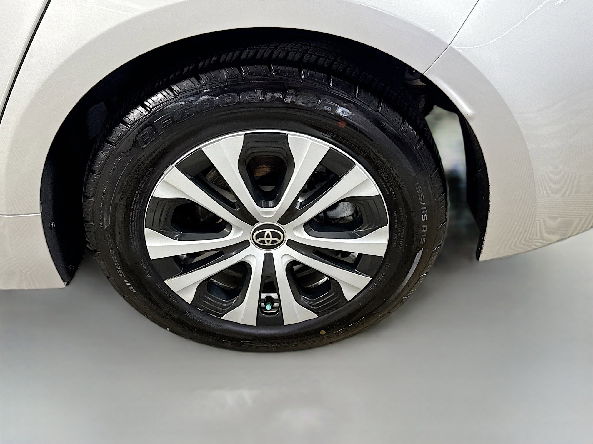 Used 2020 Toyota Corolla LE w/ Carpet Mat Package (TMS) FWD image 37