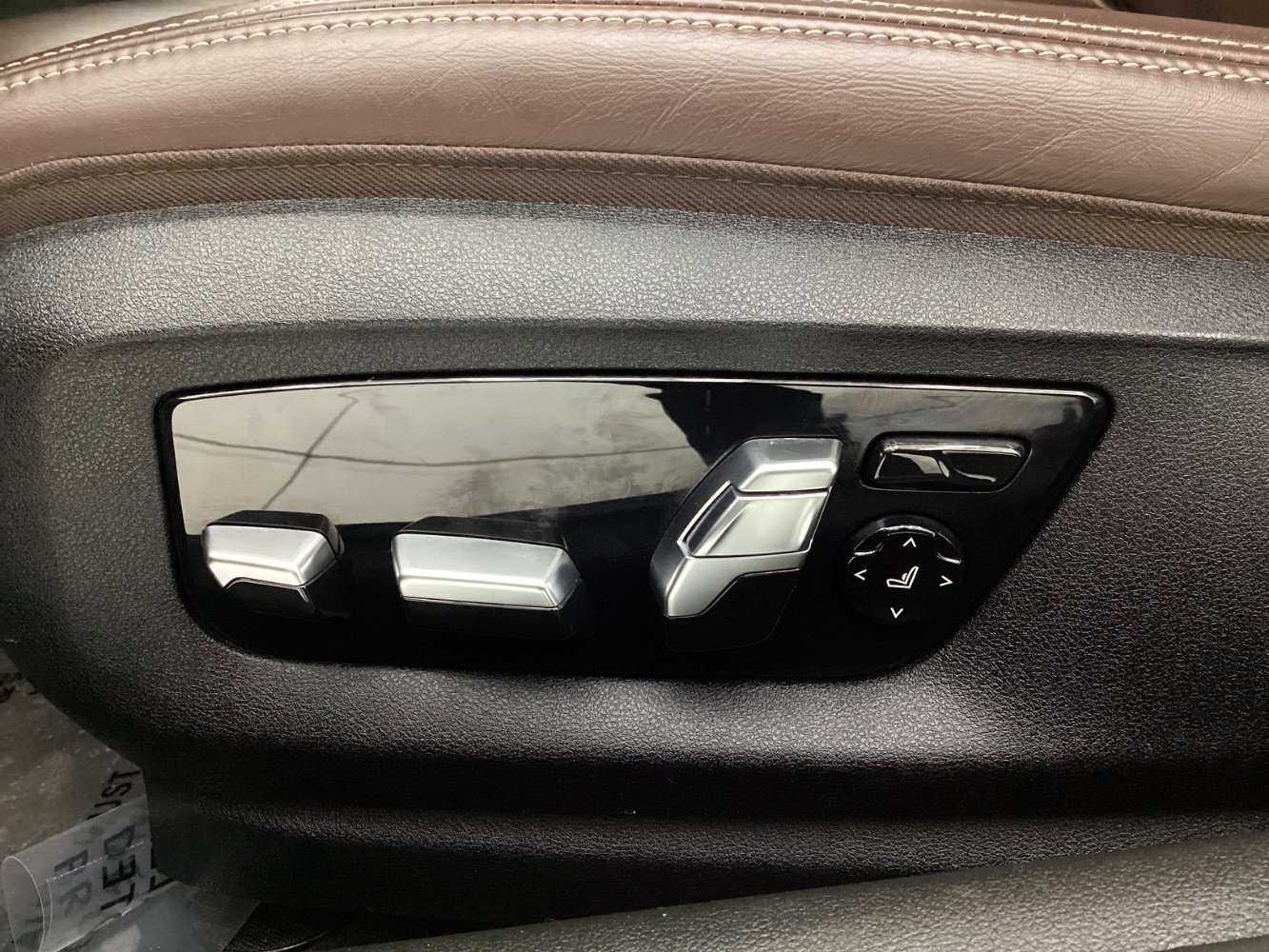 Used 2019 BMW 540i xDrive w/ Convenience Package image 38