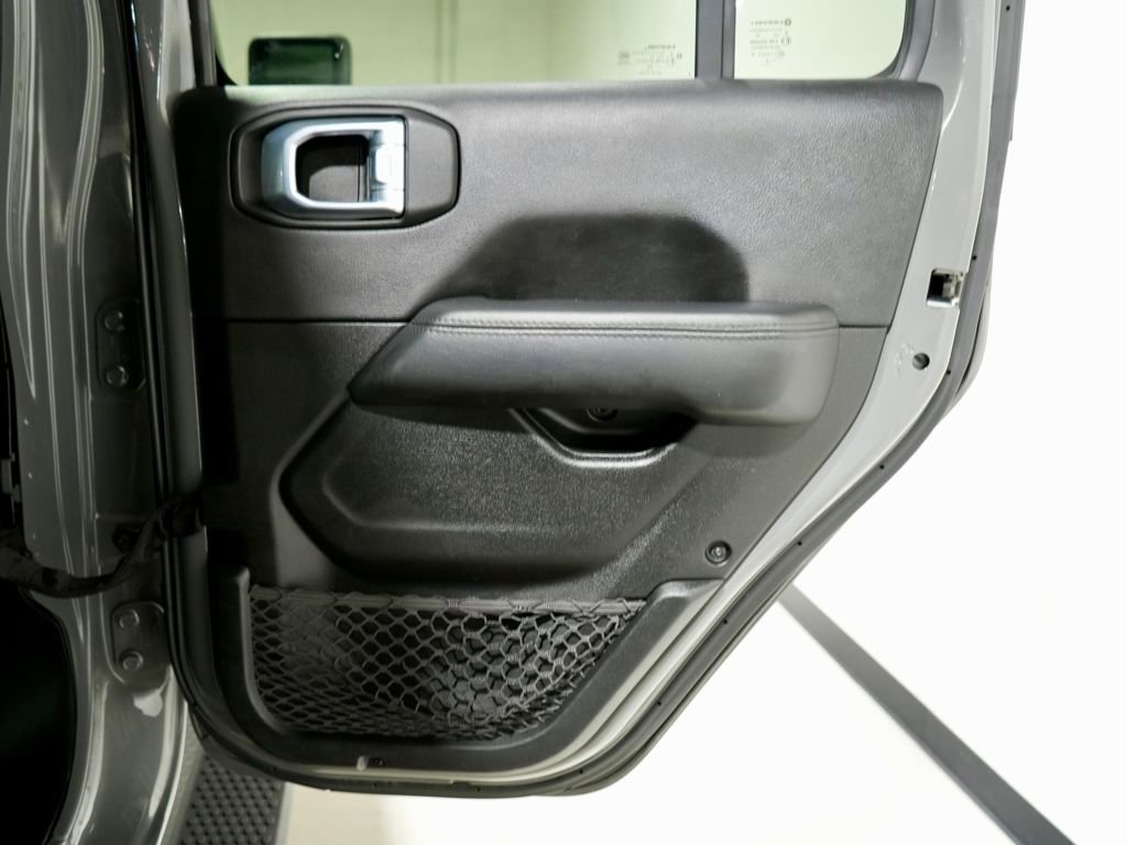 Used 2022 Jeep Wrangler Unlimited Sahara image 29