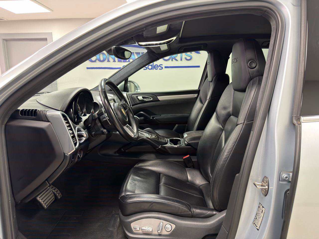 Used 2016 Porsche Cayenne GTS image 9