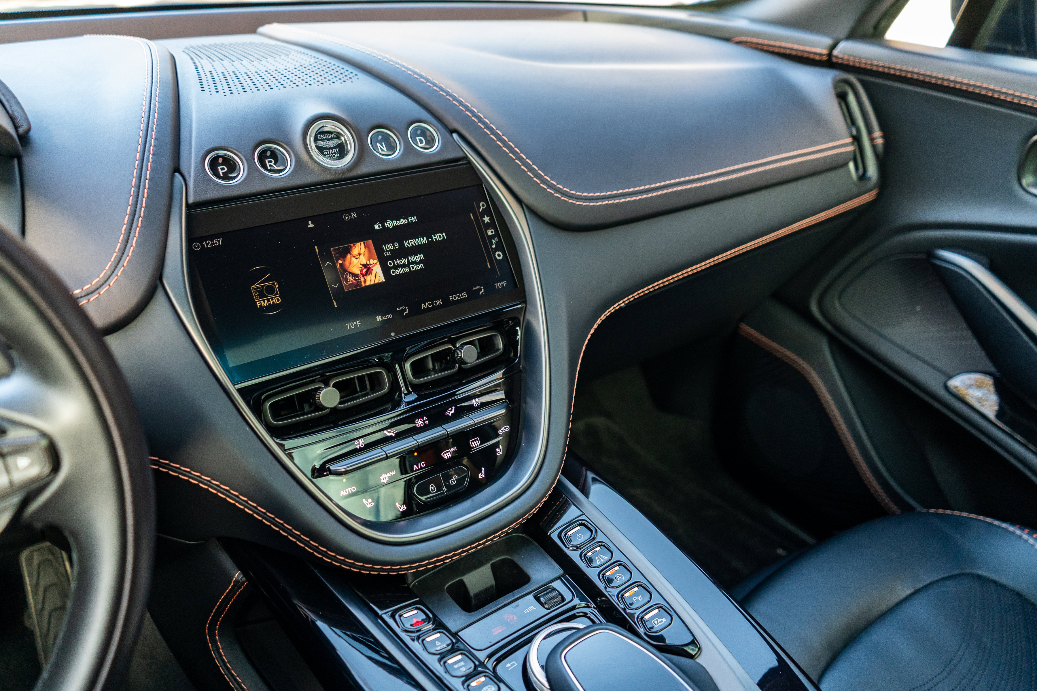 Used 2022 Aston Martin DBX image 9