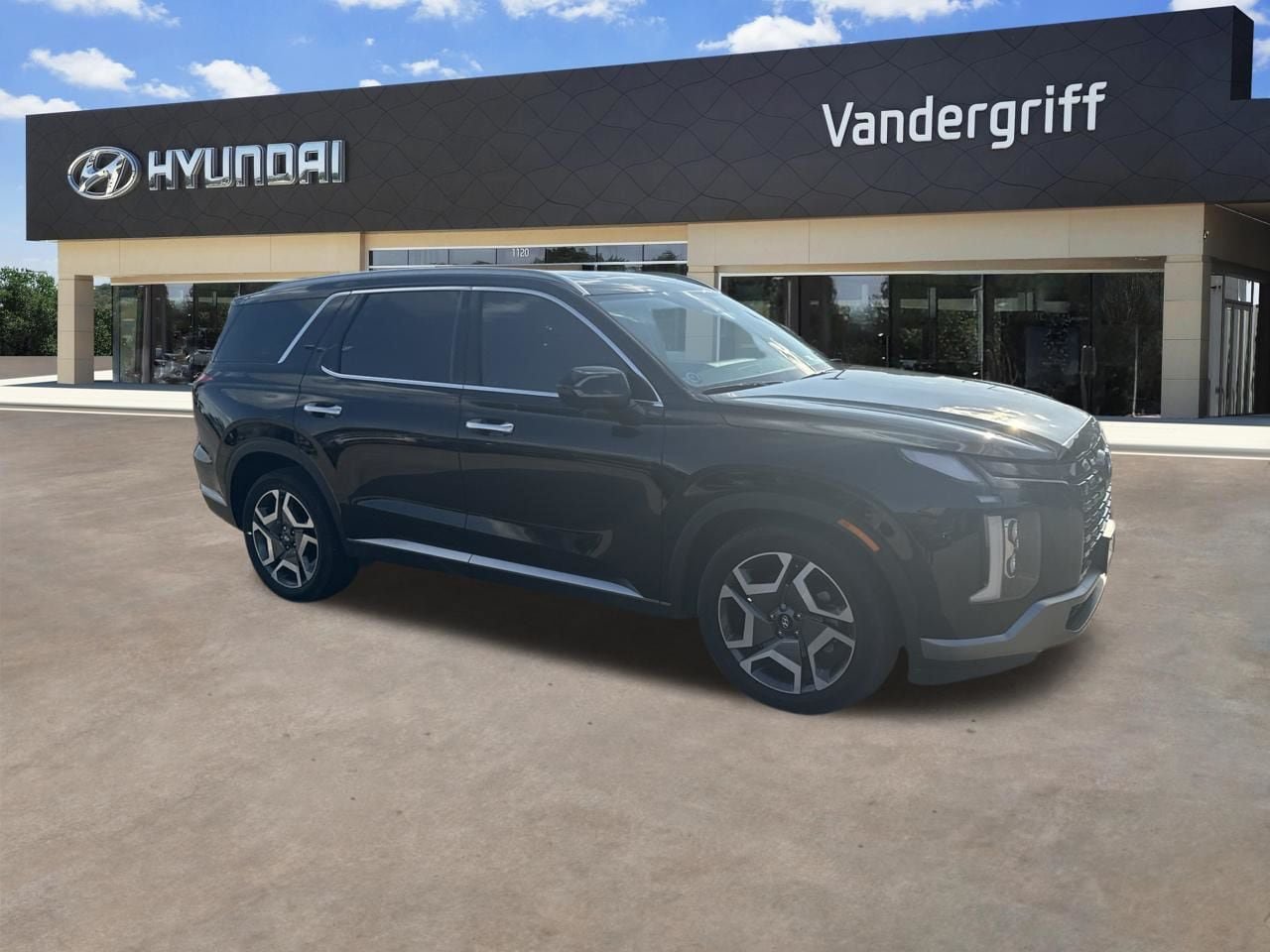 Used 2025 Hyundai Palisade SEL FWD image 2