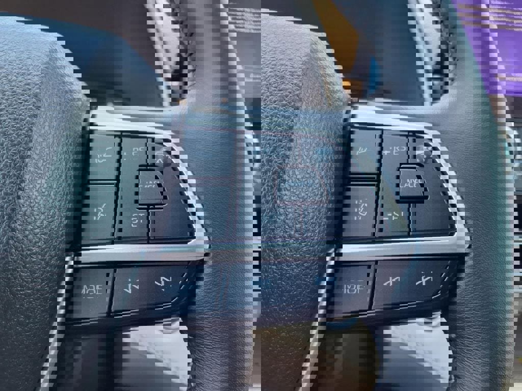 Used 2023 Toyota Highlander XLE image 30