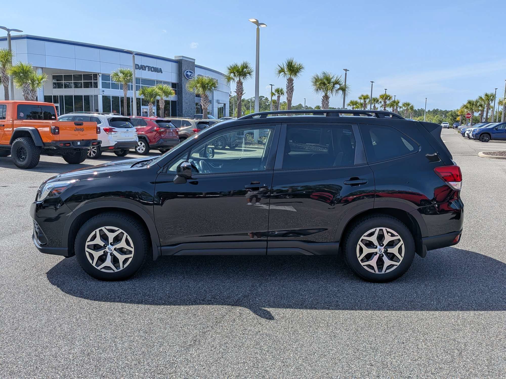 Certified 2023 Subaru Forester Premium AWD/4WD image 7