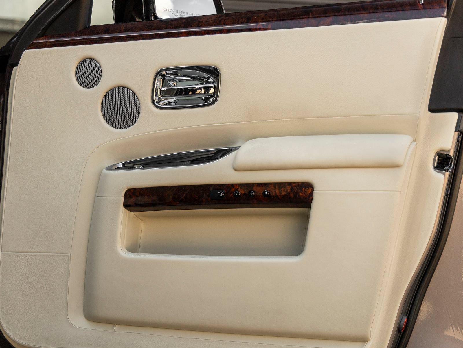 Used 2015 Rolls-Royce Ghost RWD image 46