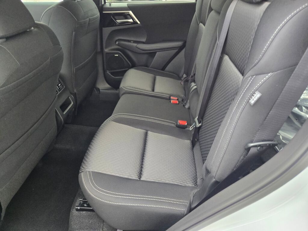 New 2026 Mitsubishi Outlander ES AWD/4WD image 12