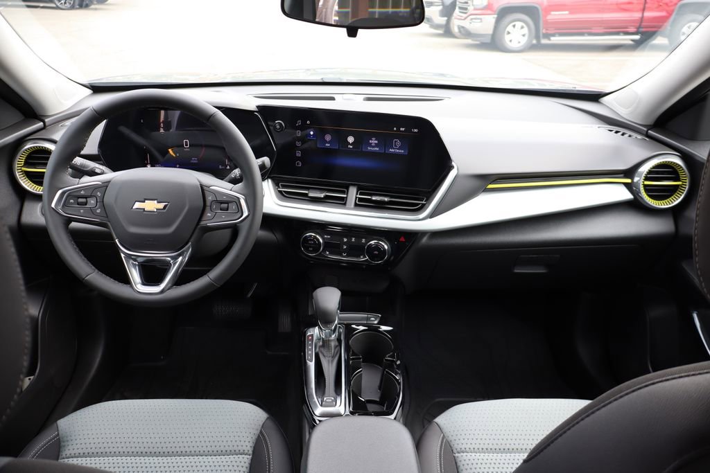New 2025 Chevrolet Trax LT w/ Driver Confidence Package image 34