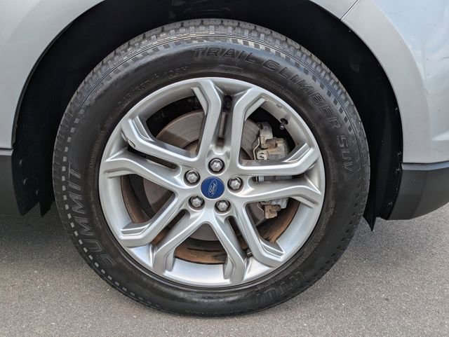 Used 2016 Ford Edge Titanium FWD image 11