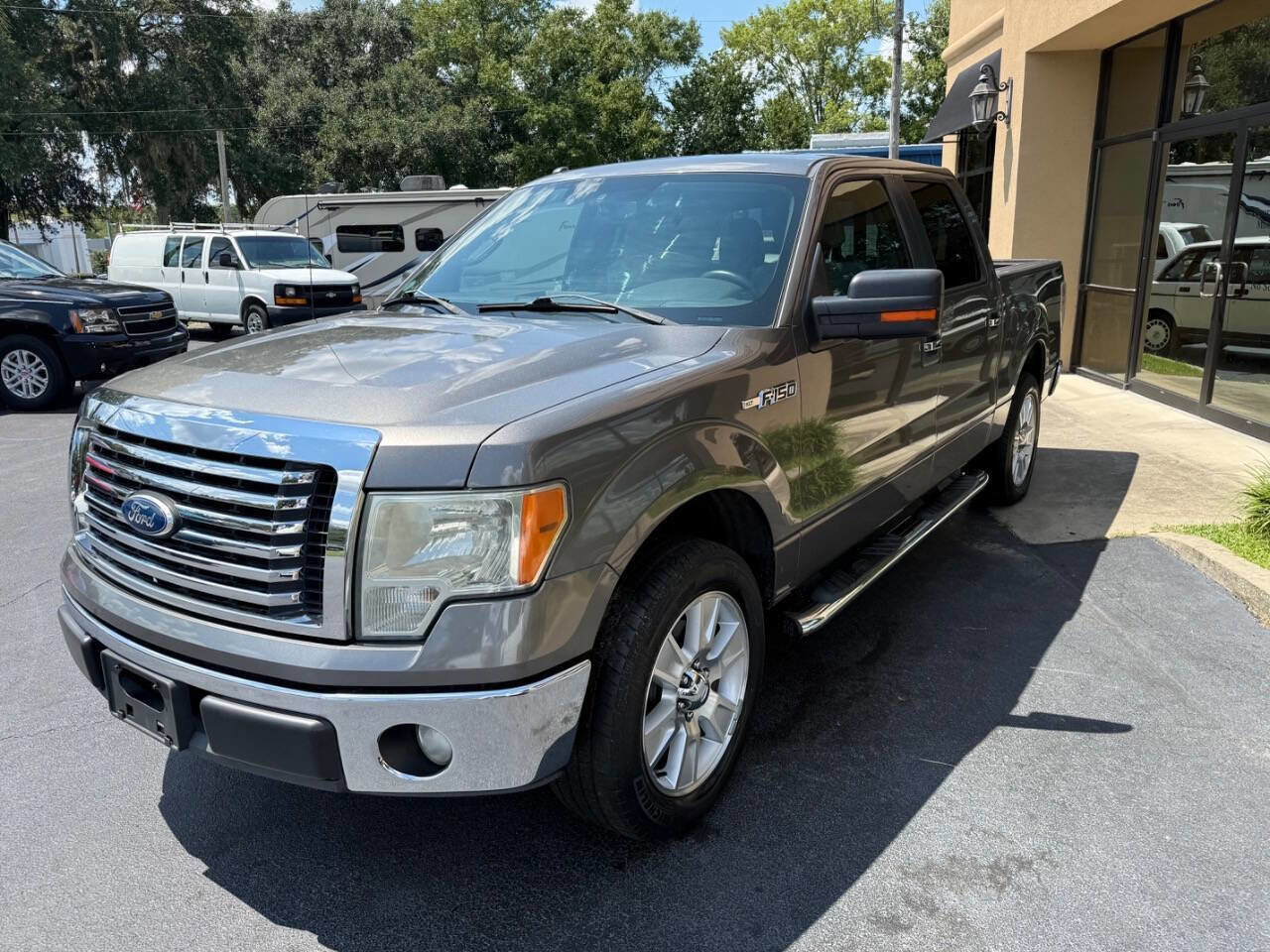 Used 2011 Ford F150 XLT w/ XLT Chrome Pkg image 3