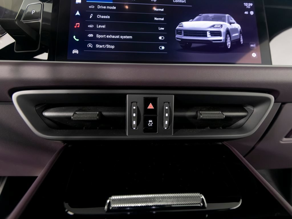 Certified 2026 Porsche Cayenne S AWD/4WD image 32