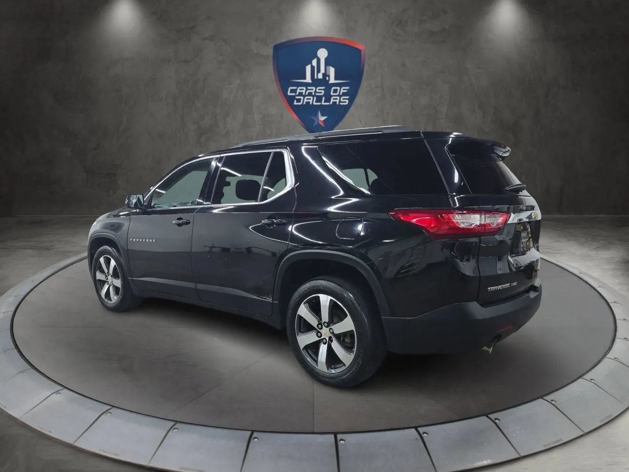 Used 2019 Chevrolet Traverse LT w/ LT Premium Package image 3