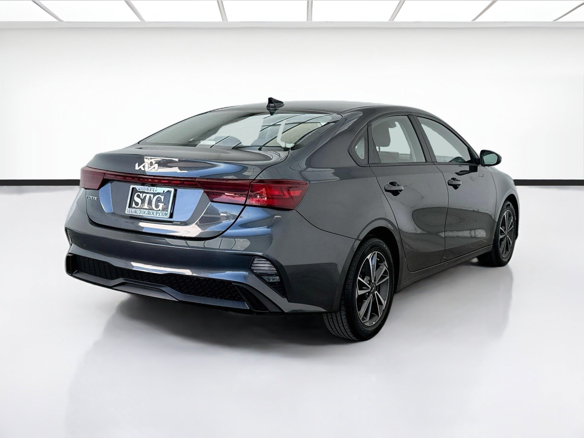 Used 2023 Kia Forte LXS FWD image 4