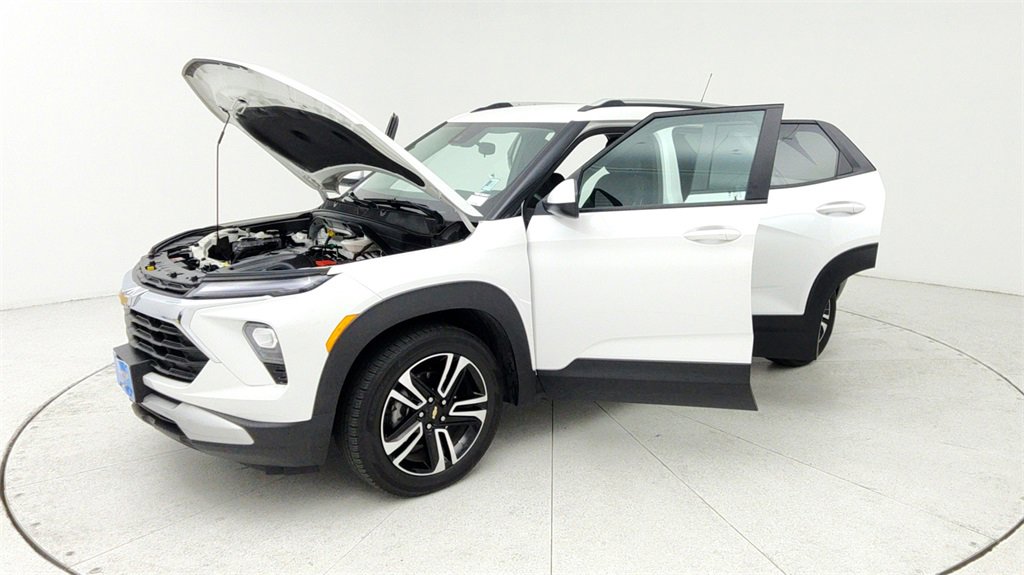 Certified 2024 Chevrolet TrailBlazer LT w/ Driver Confidence Package image 11