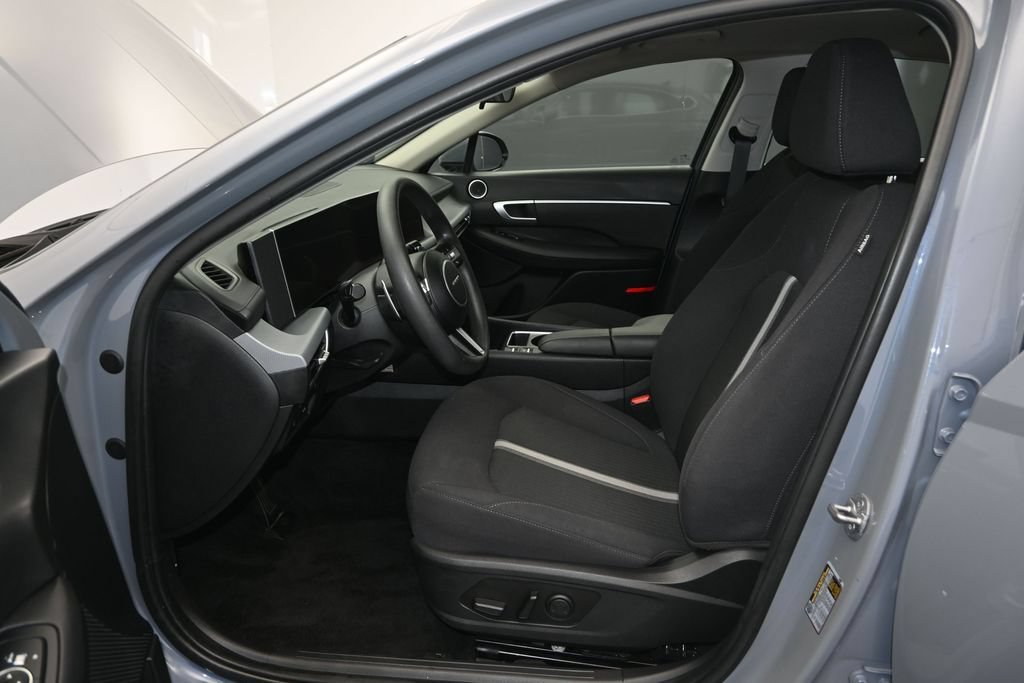 Used 2025 Hyundai Sonata SEL FWD image 17