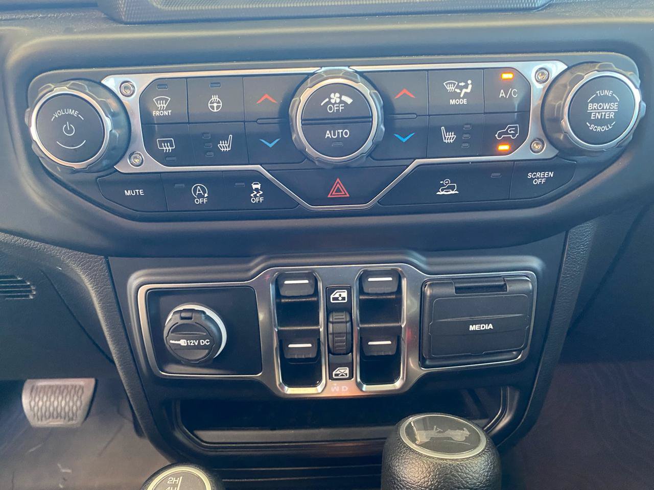 Used 2022 Jeep Wrangler Unlimited Sport AWD/4WD image 16