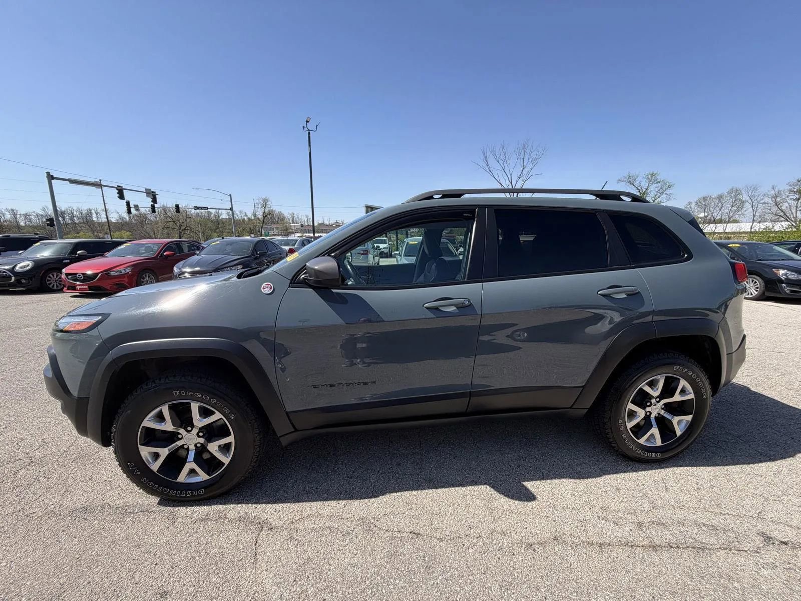 Used 2015 Jeep Cherokee Trailhawk w/ Cold Weather Group image 5