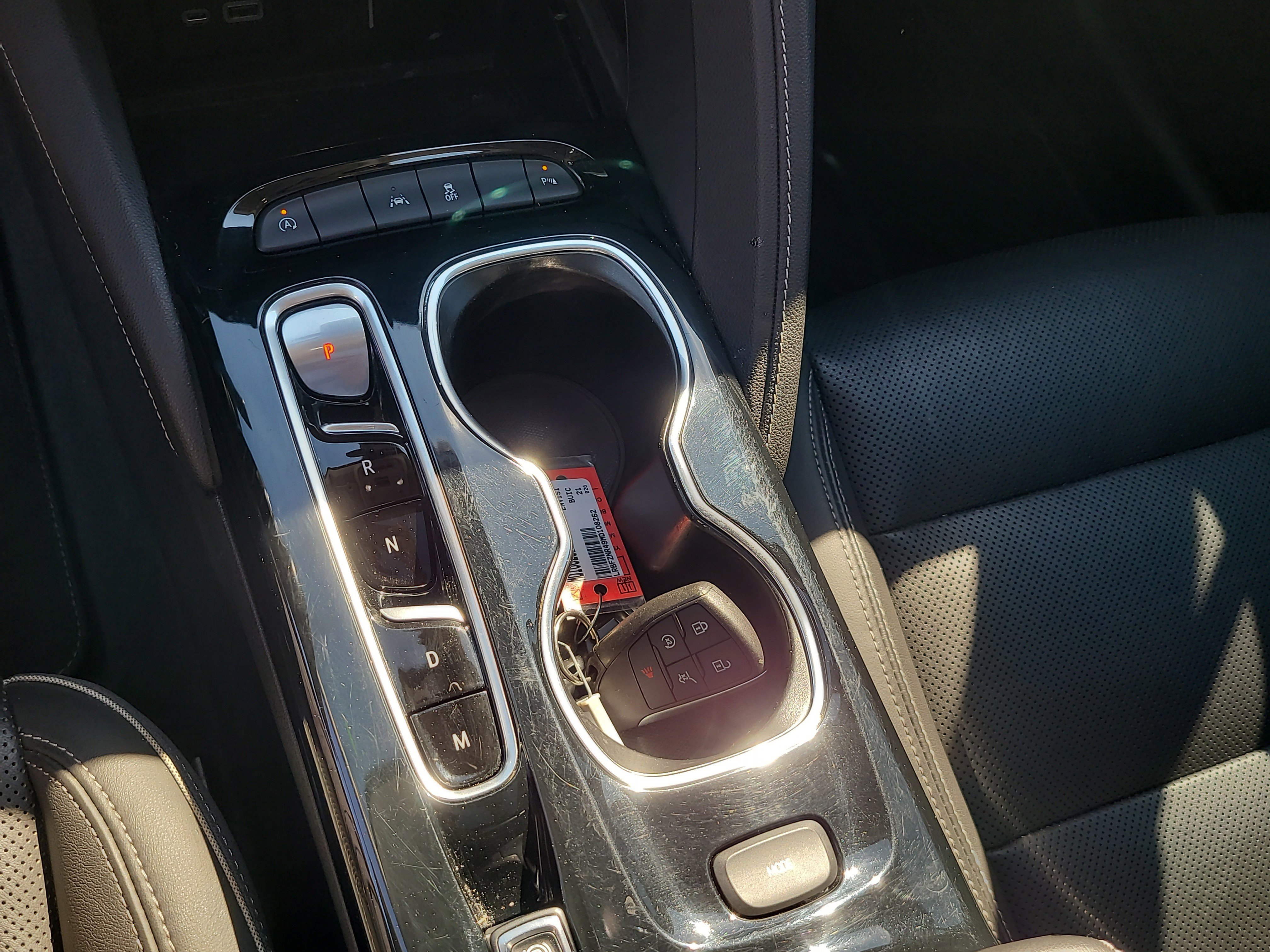 Used 2021 Buick Envision Essence w/ Sport Touring Package image 25