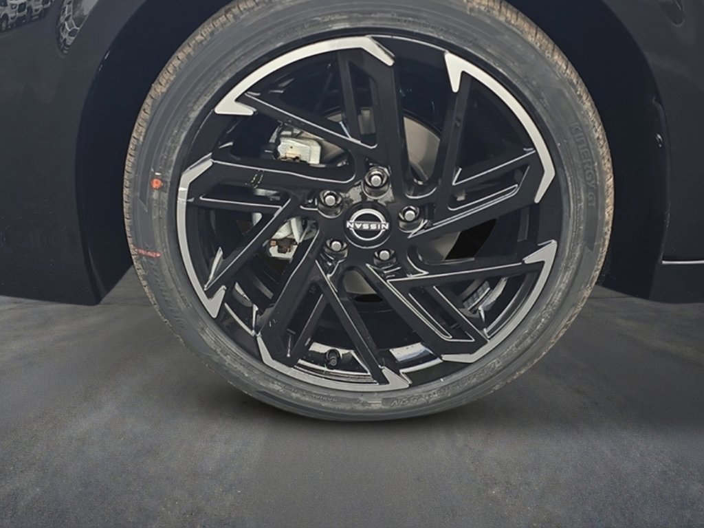New 2026 Nissan Sentra SR FWD image 9