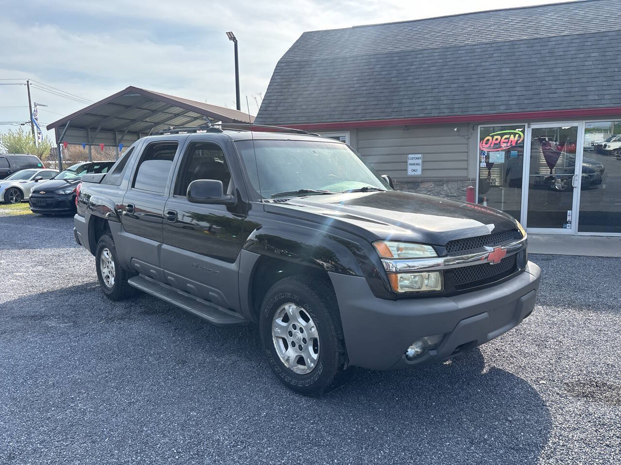 Used 2002 Chevrolet Avalanche 4x4 w/ Off-Road Suspension Pkg image 4