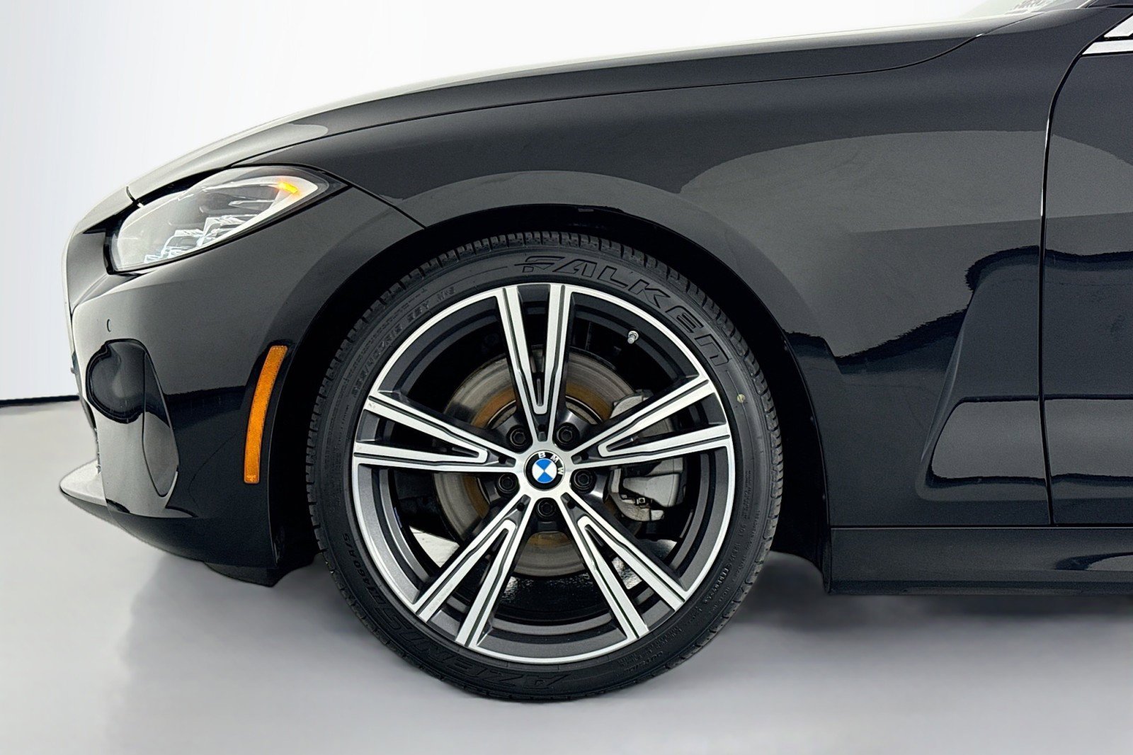 Used 2023 BMW 430i Convertible w/ Convenience Package image 11