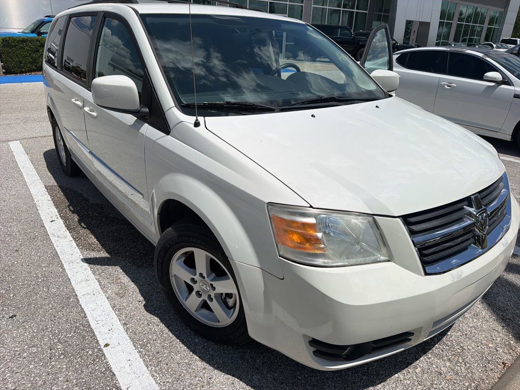 Used 2010 Dodge Grand Caravan SXT FWD image 2