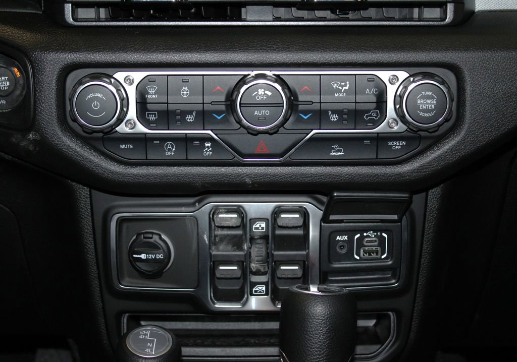 New 2026 Jeep Gladiator Sport image 19