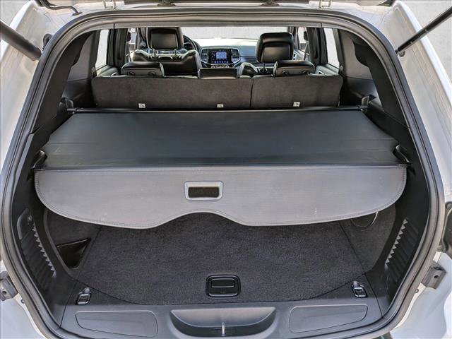 Used 2019 Jeep Grand Cherokee Altitude image 6