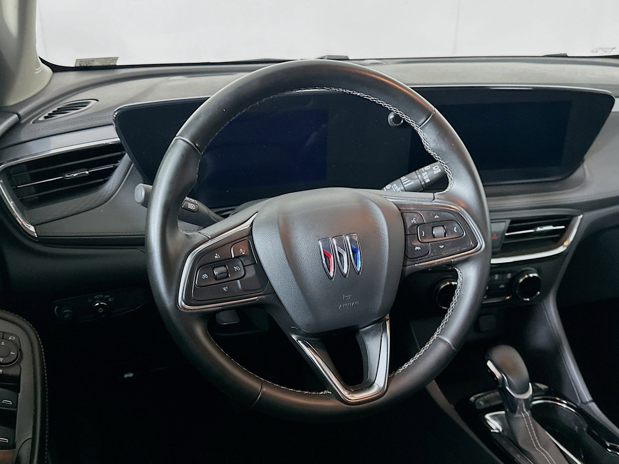 Used 2025 Buick Encore GX Preferred FWD image 18