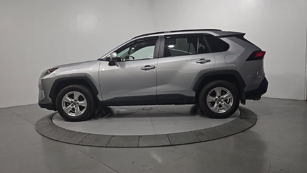 Used 2020 Toyota RAV4 XLE w/ Convenience Package AWD/4WD image 2