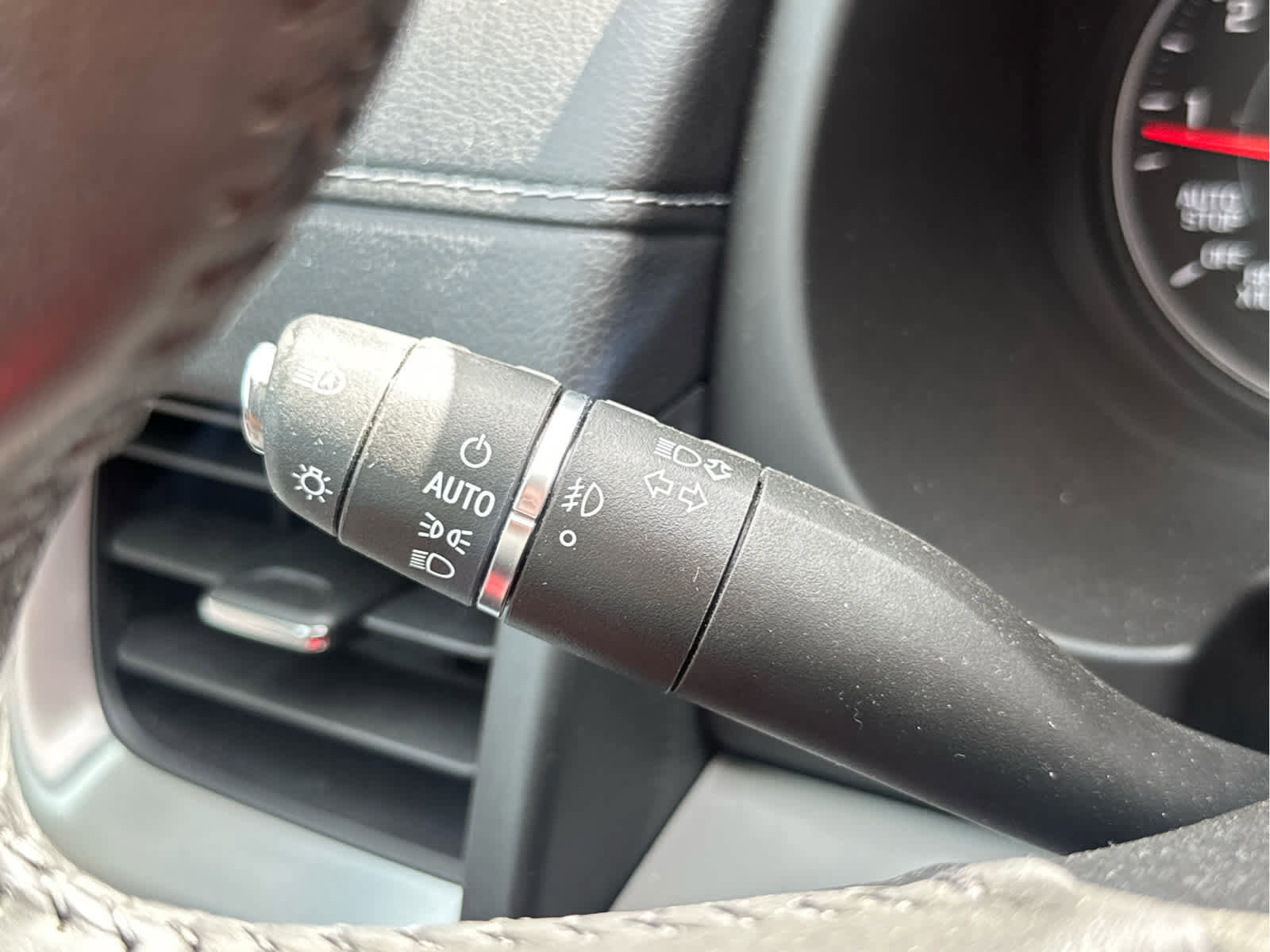 Used 2022 GMC Terrain SLT w/ Infotainment Package II image 30