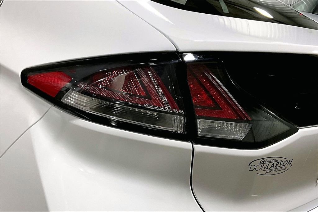 Used 2022 Hyundai Ioniq Limited image 8