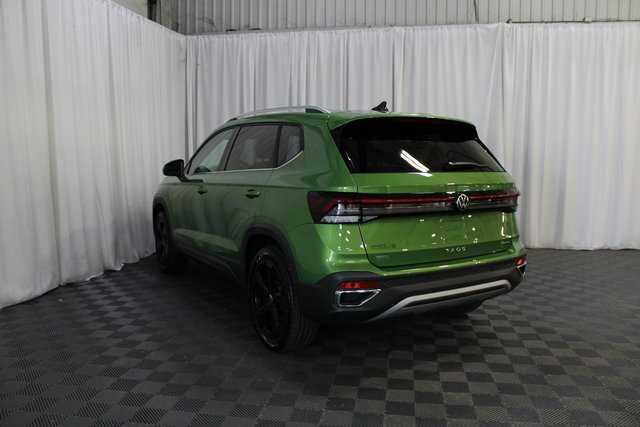 New 2025 Volkswagen Taos SEL image 22