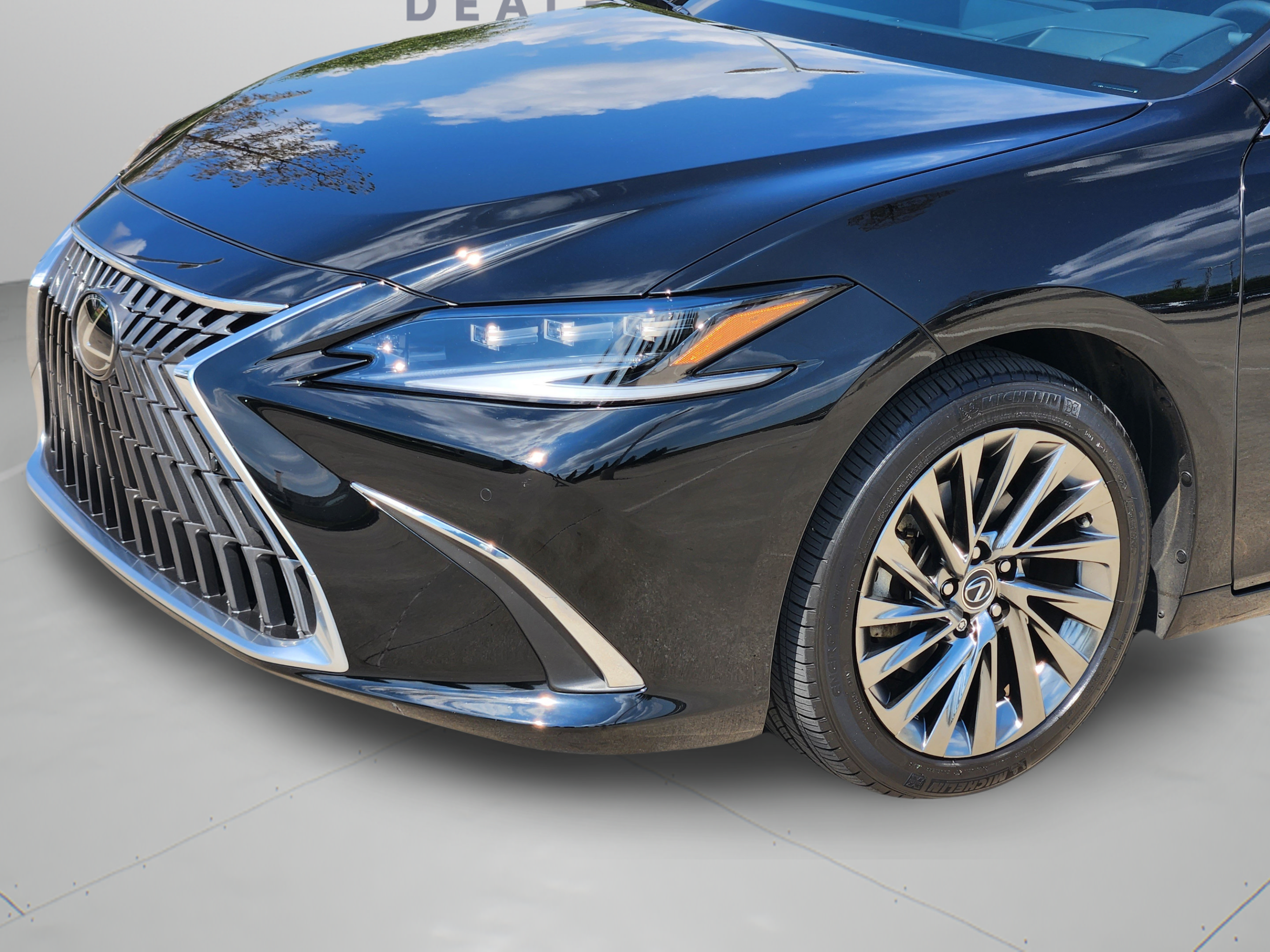 Used 2024 Lexus ES 350 Ultra Luxury w/ Accessory Package (Z2) FWD image 33